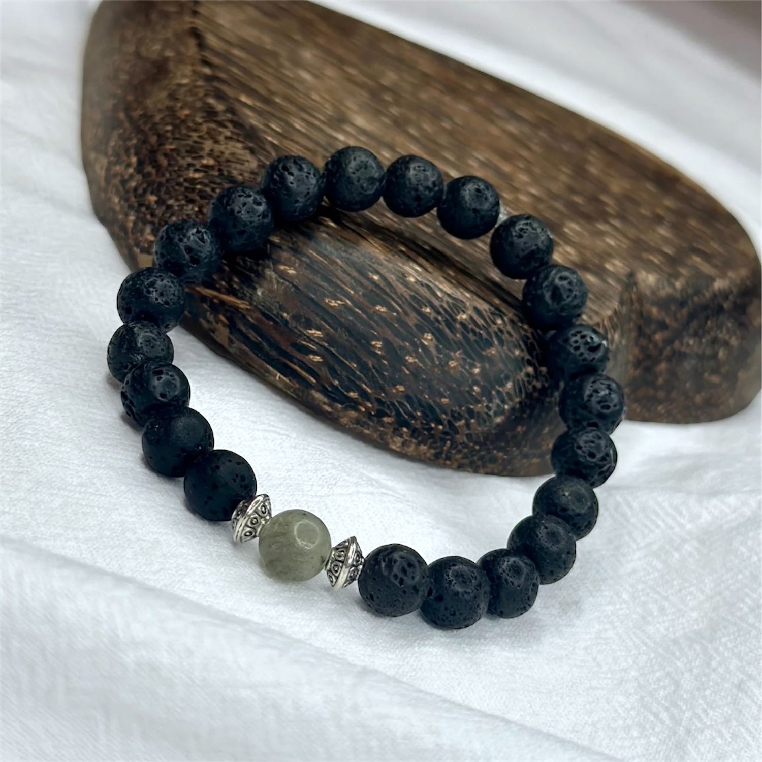 Armband "Fuerte" (Lavastein)