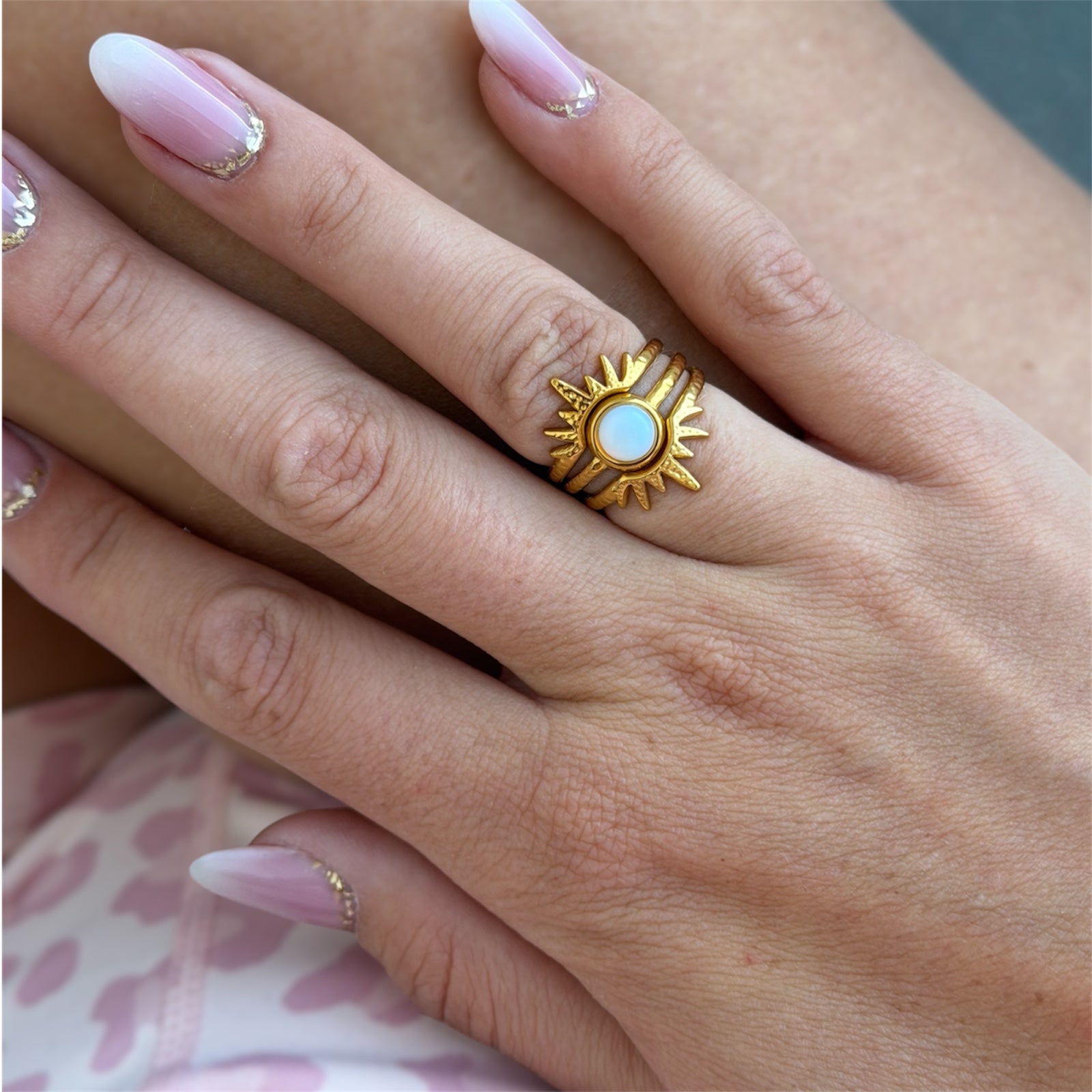 Ring "Sun" (Opal)